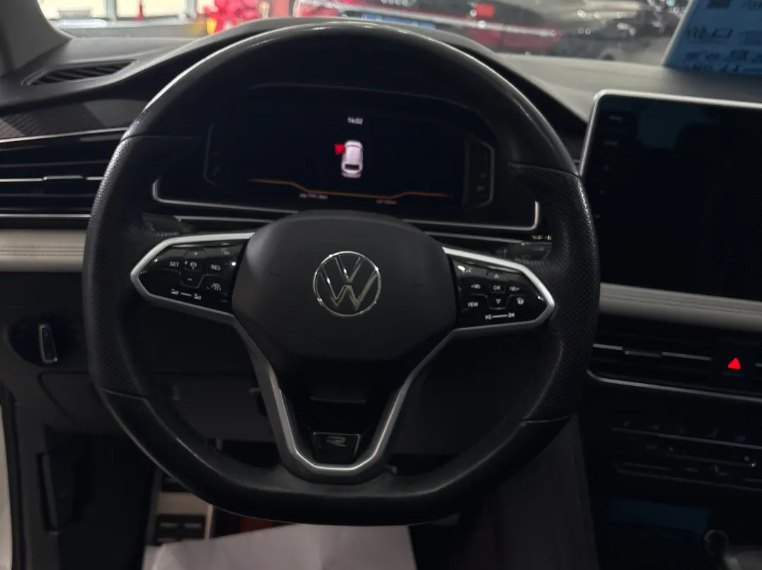 Volkswagen Tiguan L, 2024 12