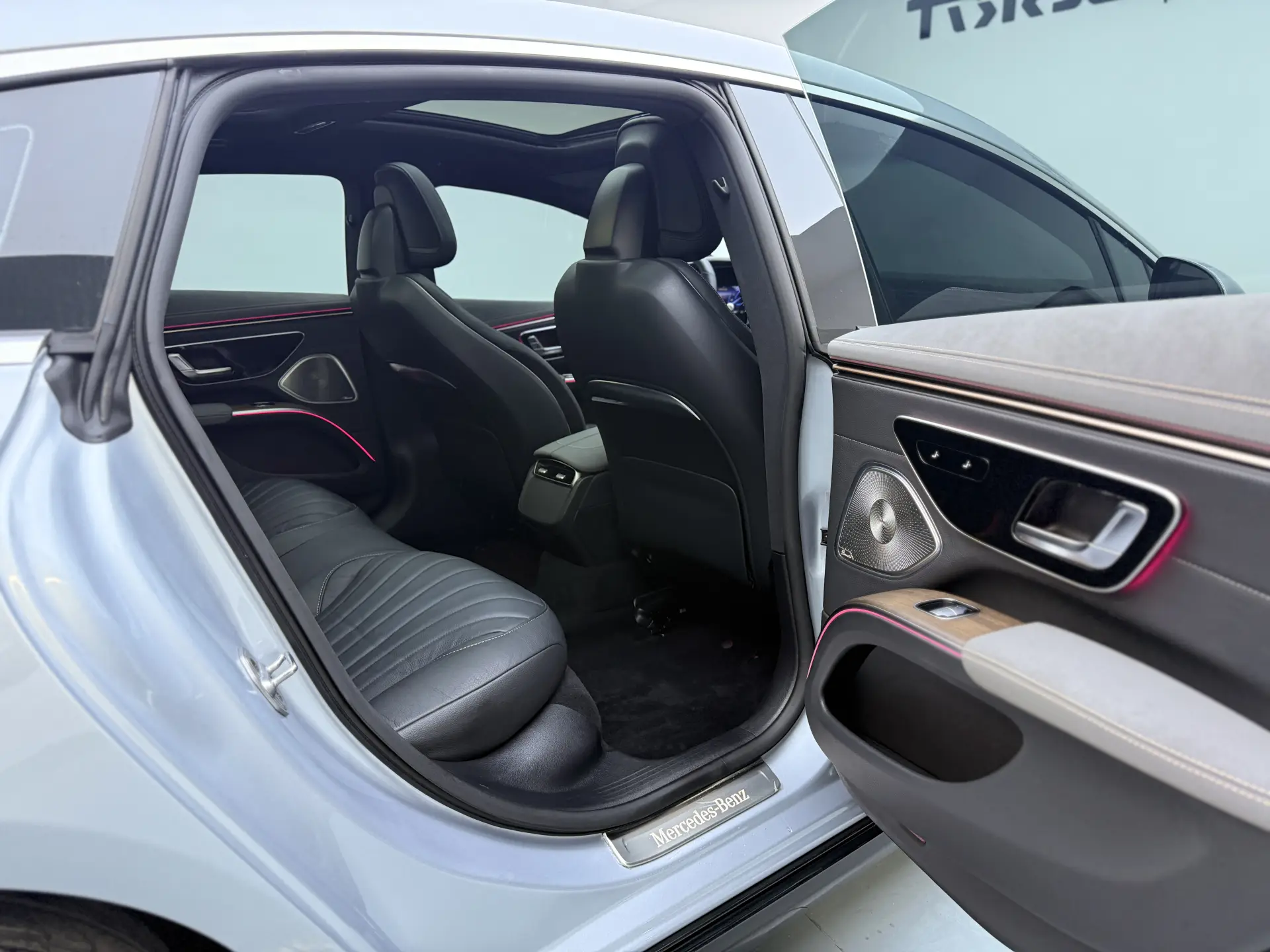 Mercedes-Benz EQS, 2024 12