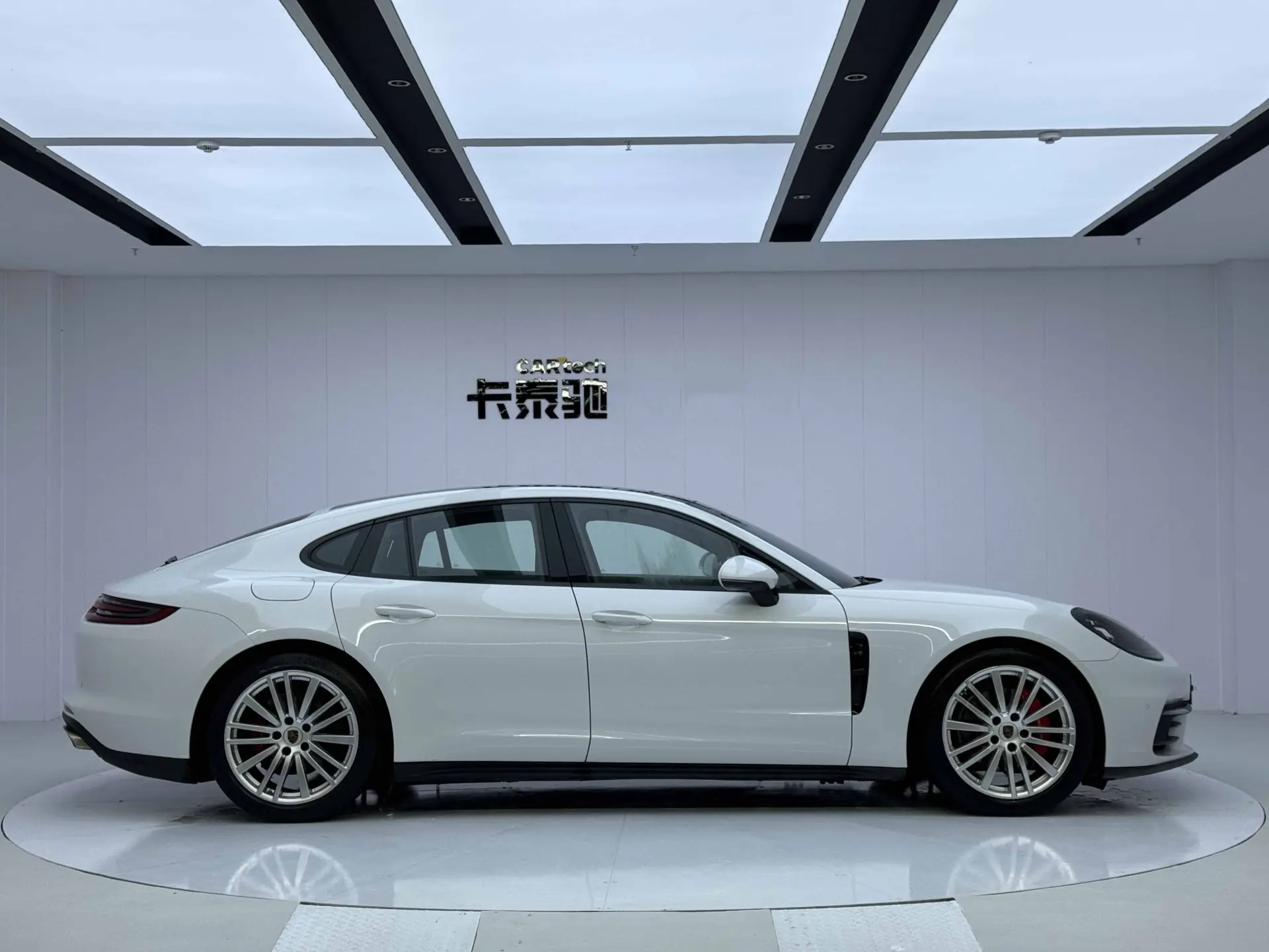 Porsche Panamera, 2020 4