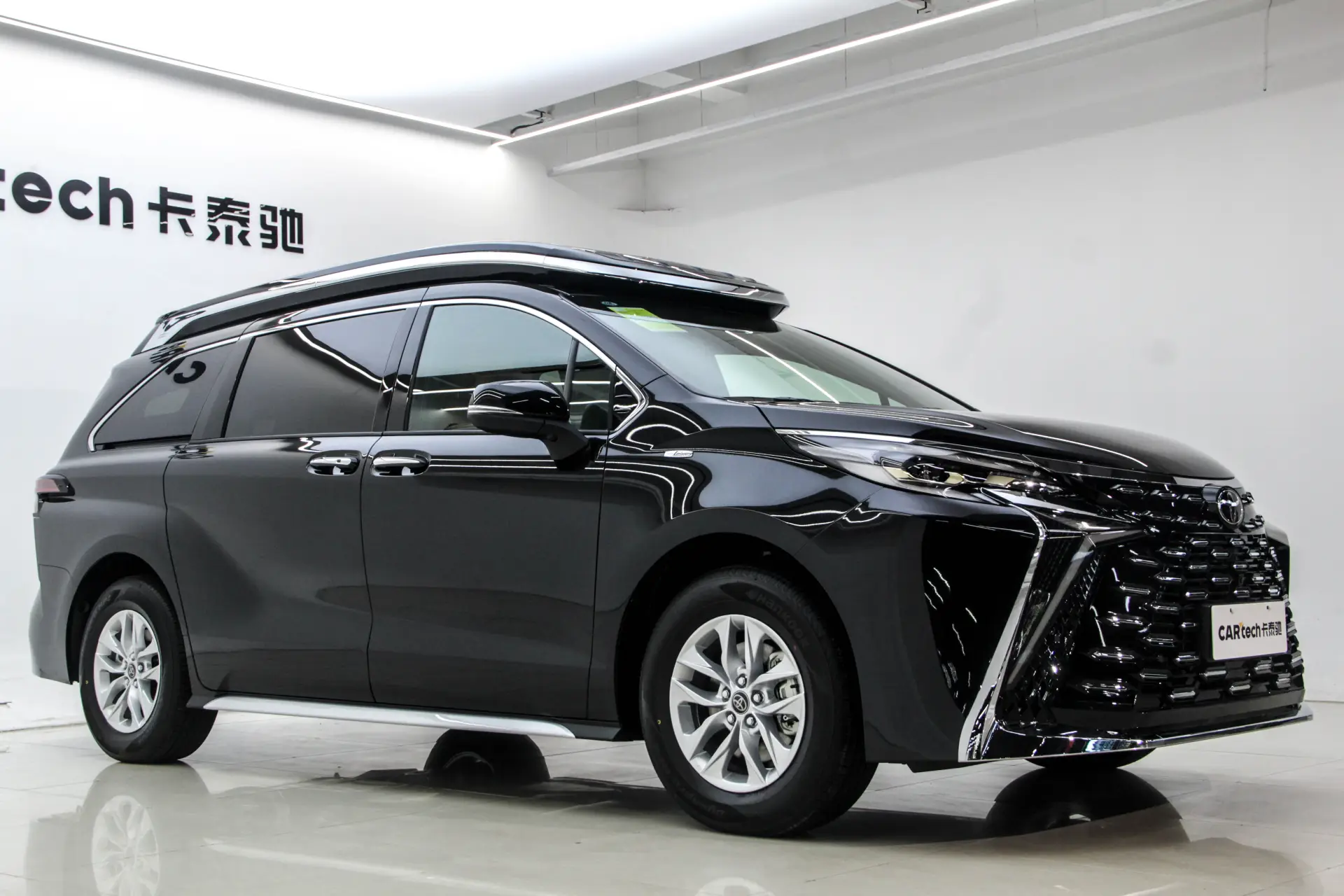 Toyota Granvia, 2025 3