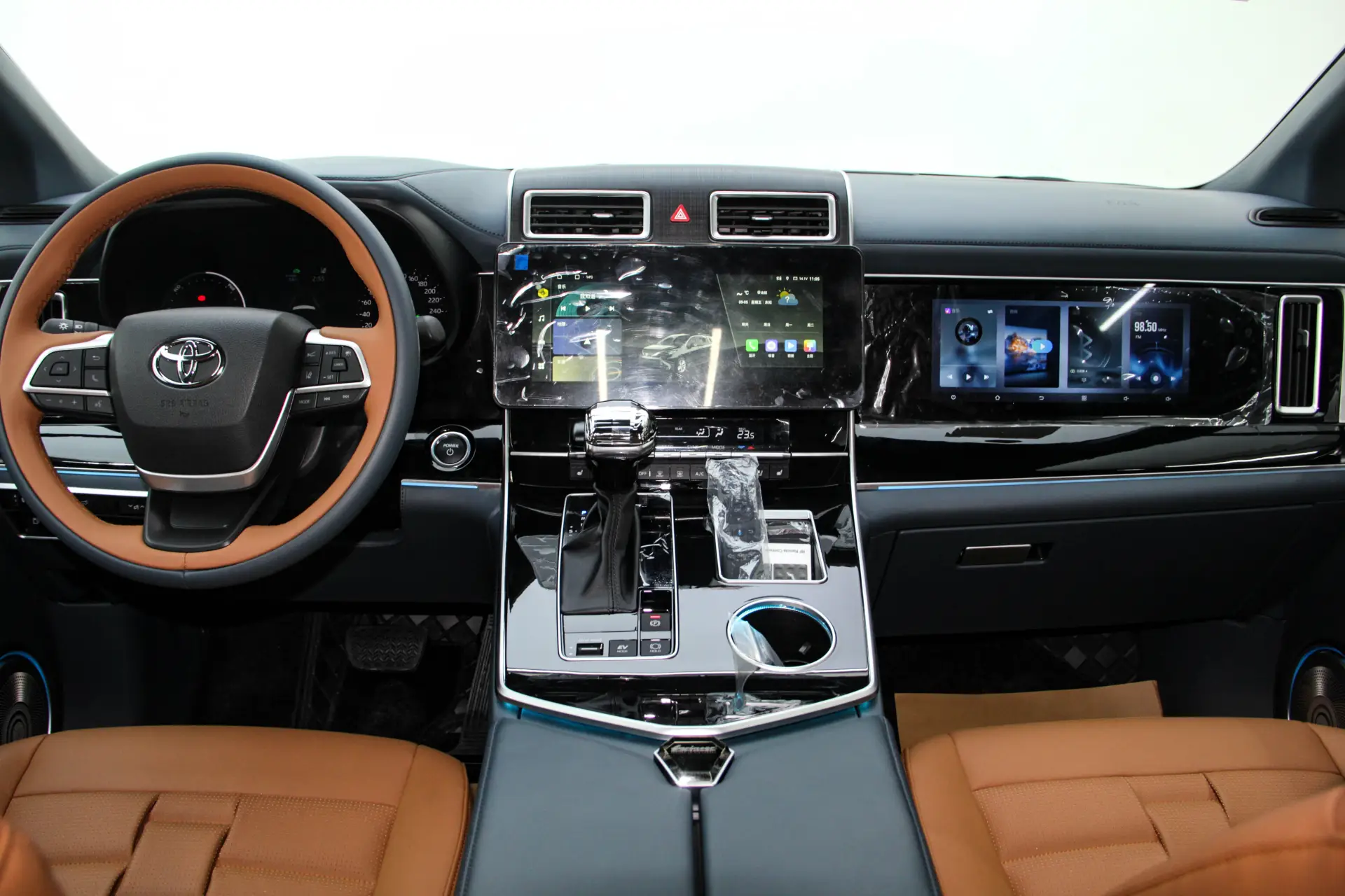 Toyota Granvia, 2025 13