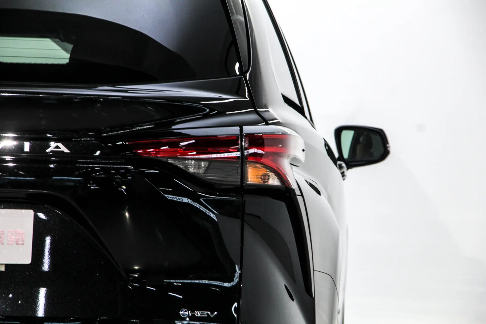 Toyota Granvia, 2025 10