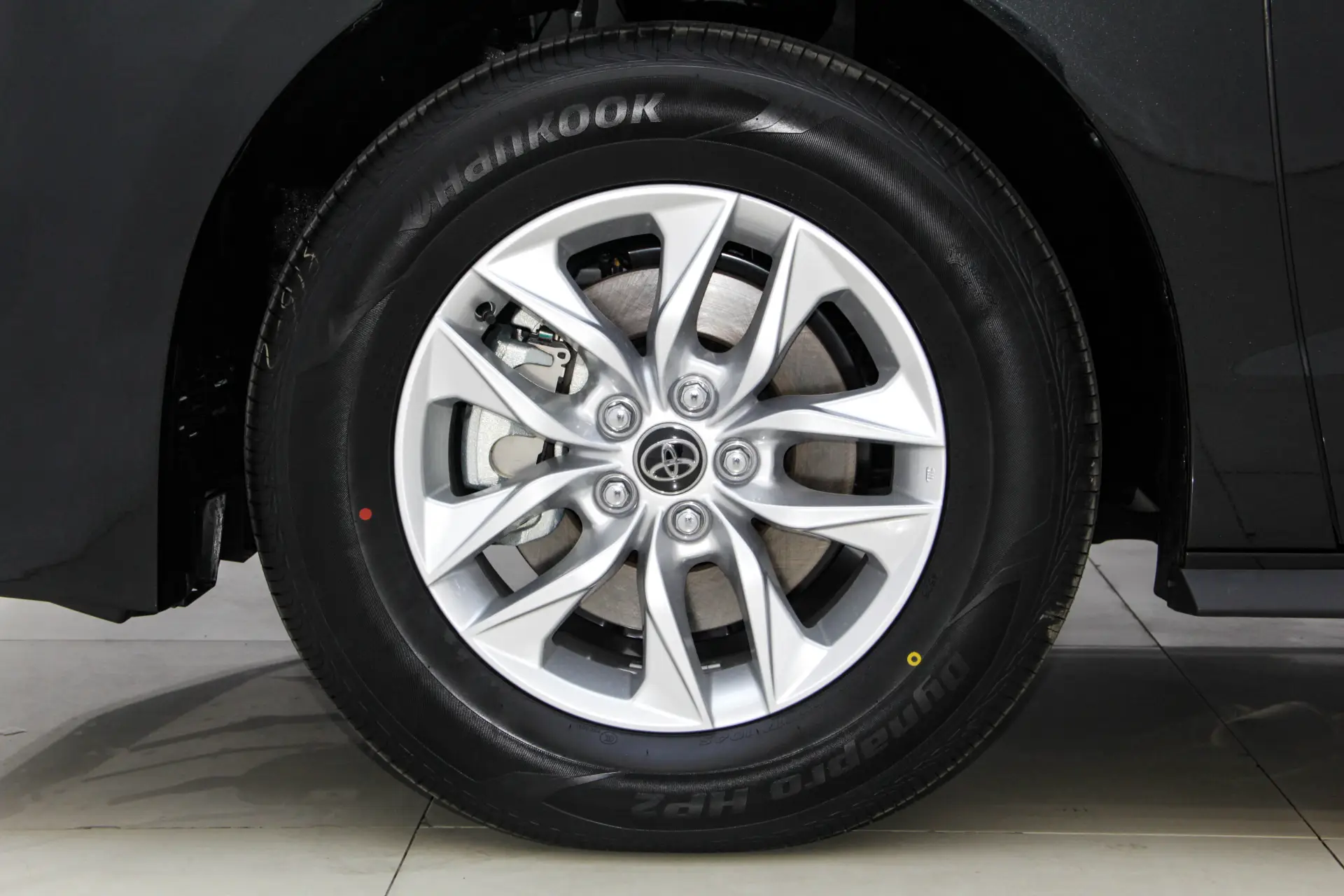 Toyota Granvia, 2025 11