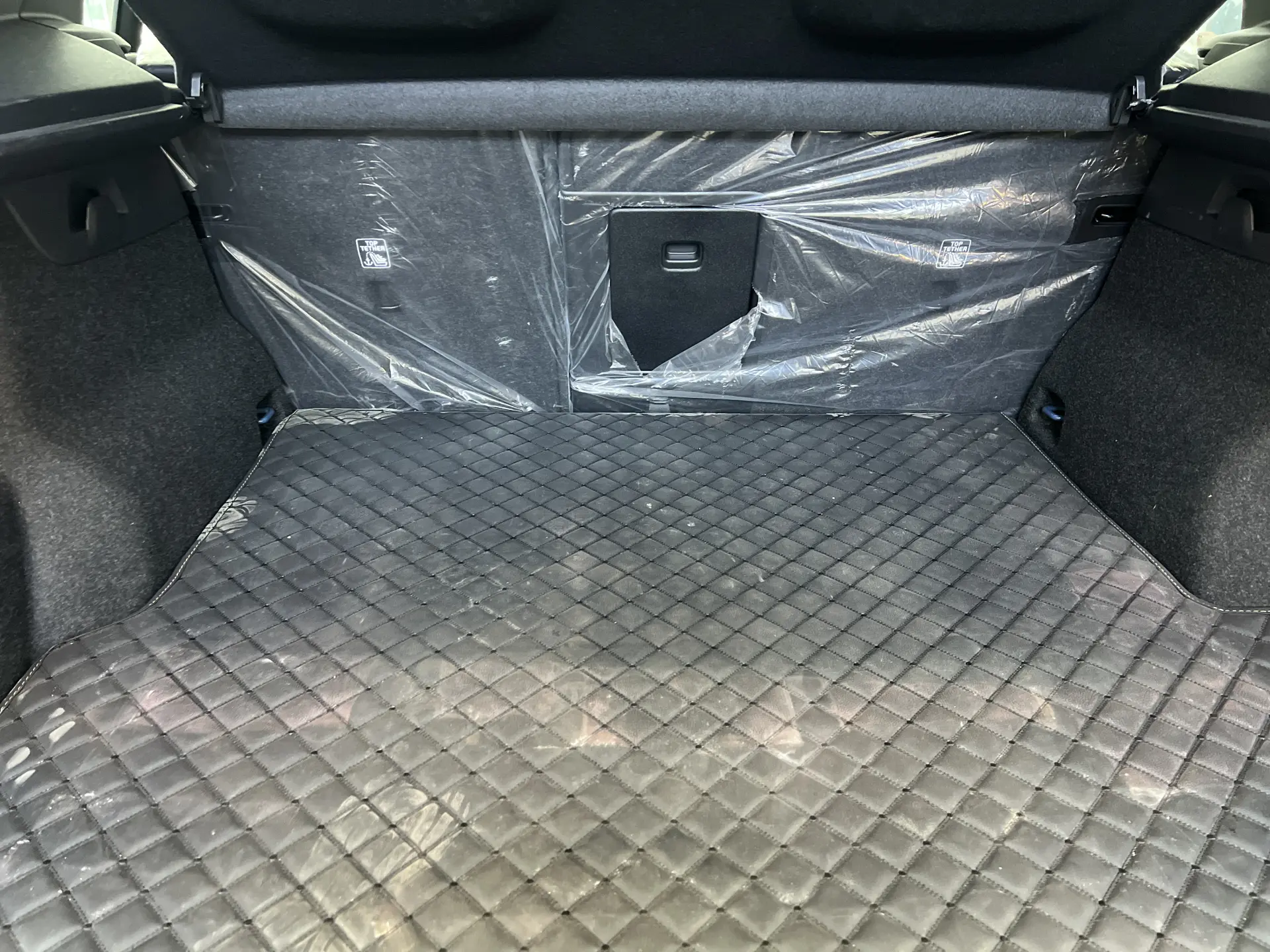 Volvo XC40, 2025 13