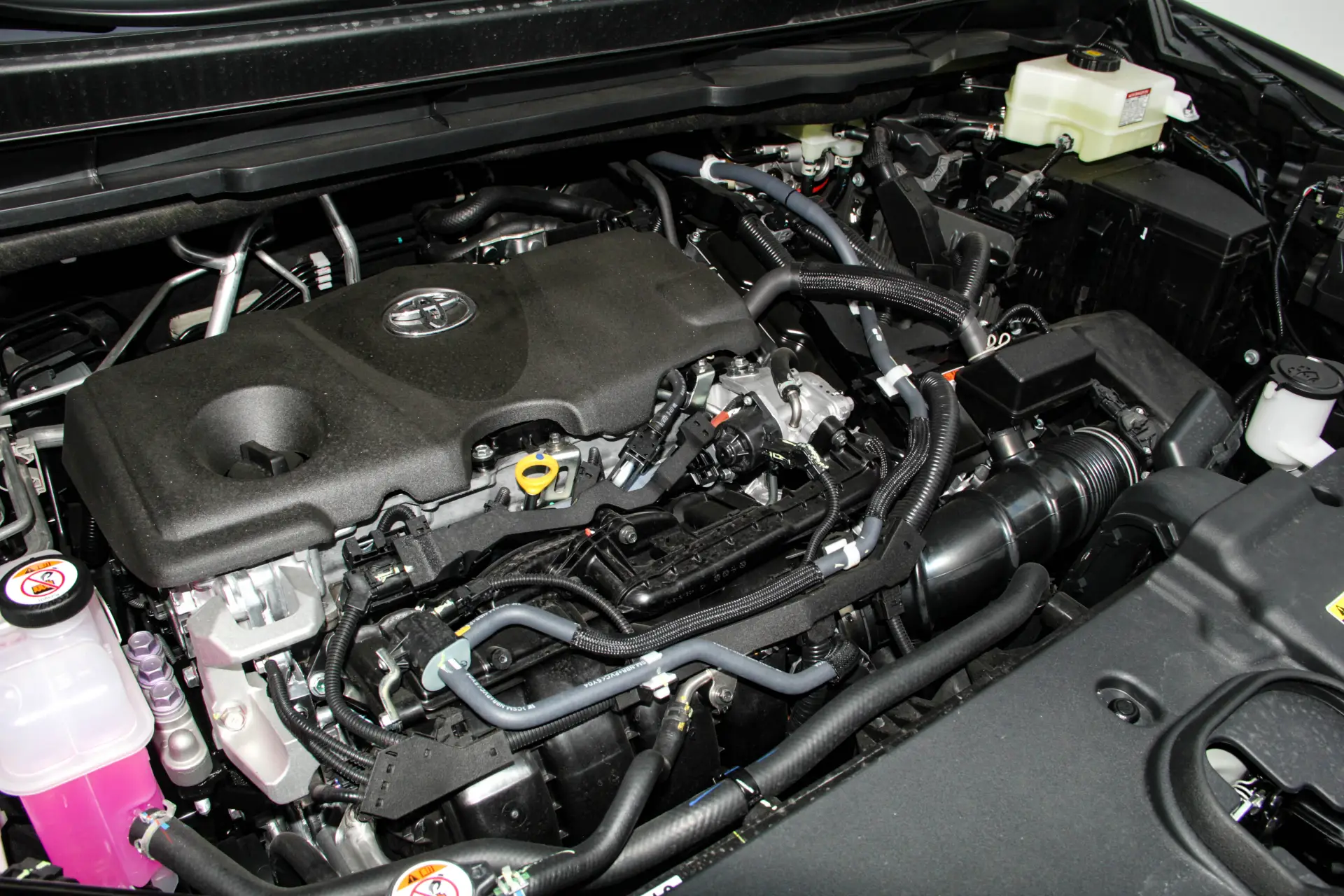 Toyota Granvia, 2025 12