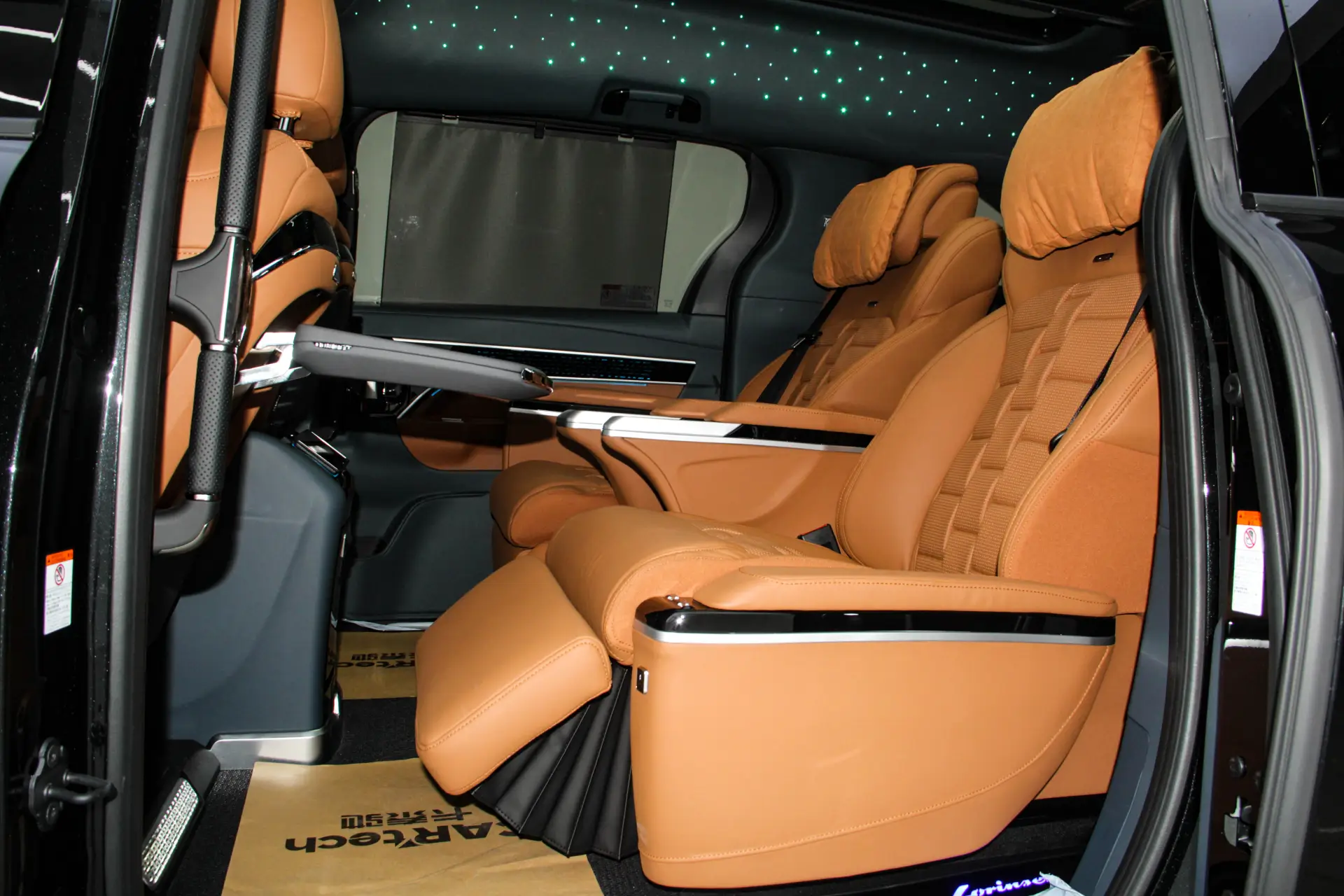 Toyota Granvia, 2025 28