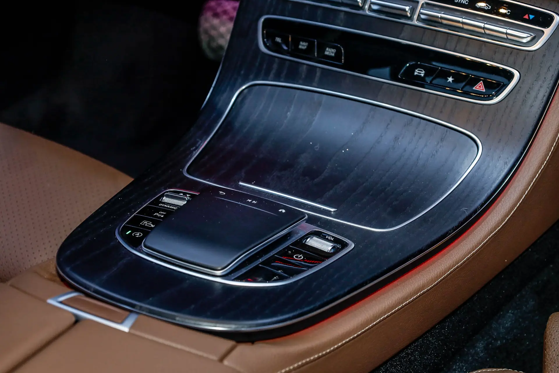 Mercedes-Benz E 260 L, 2023 29