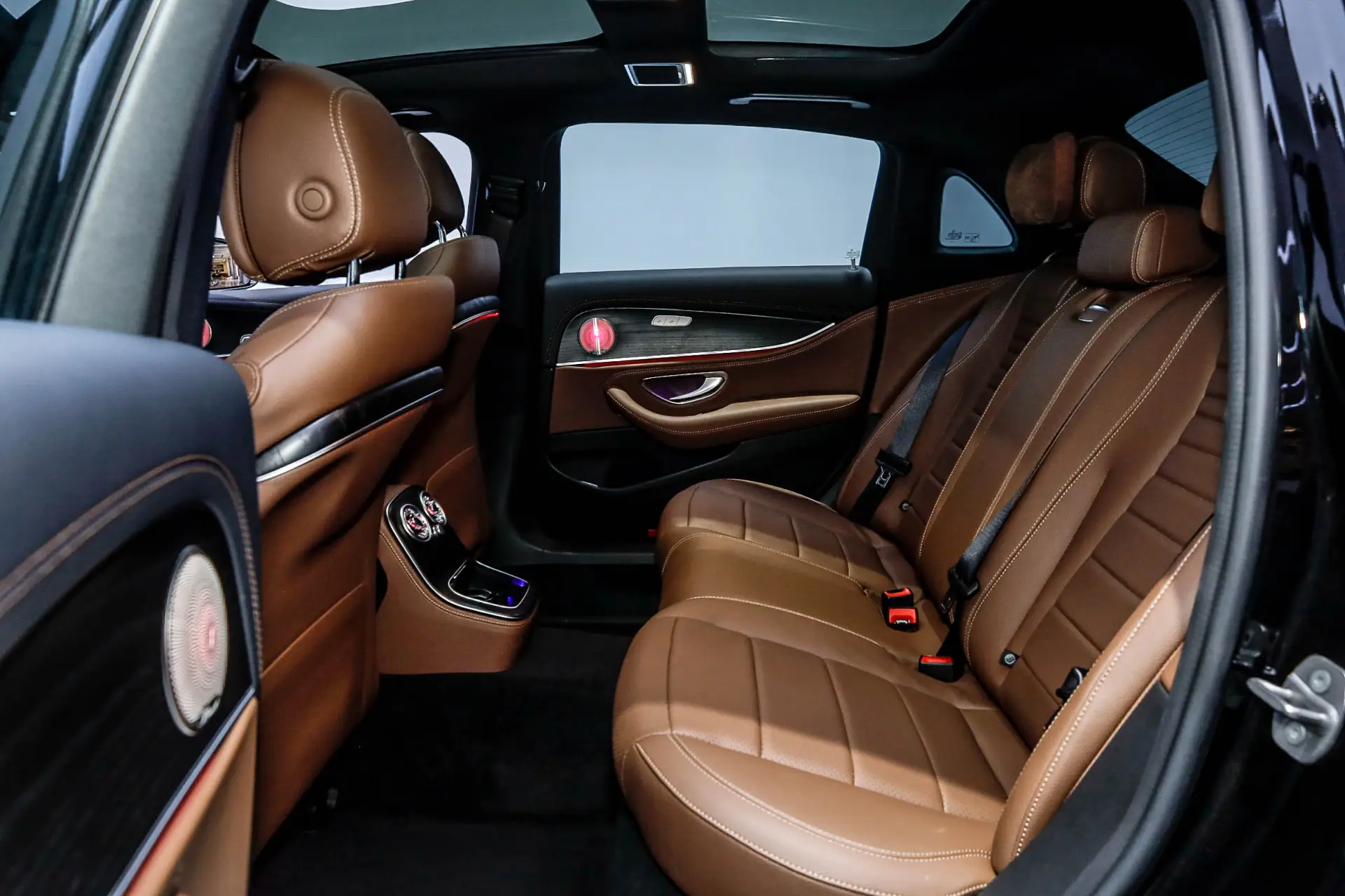 Mercedes-Benz E 260 L, 2023 17