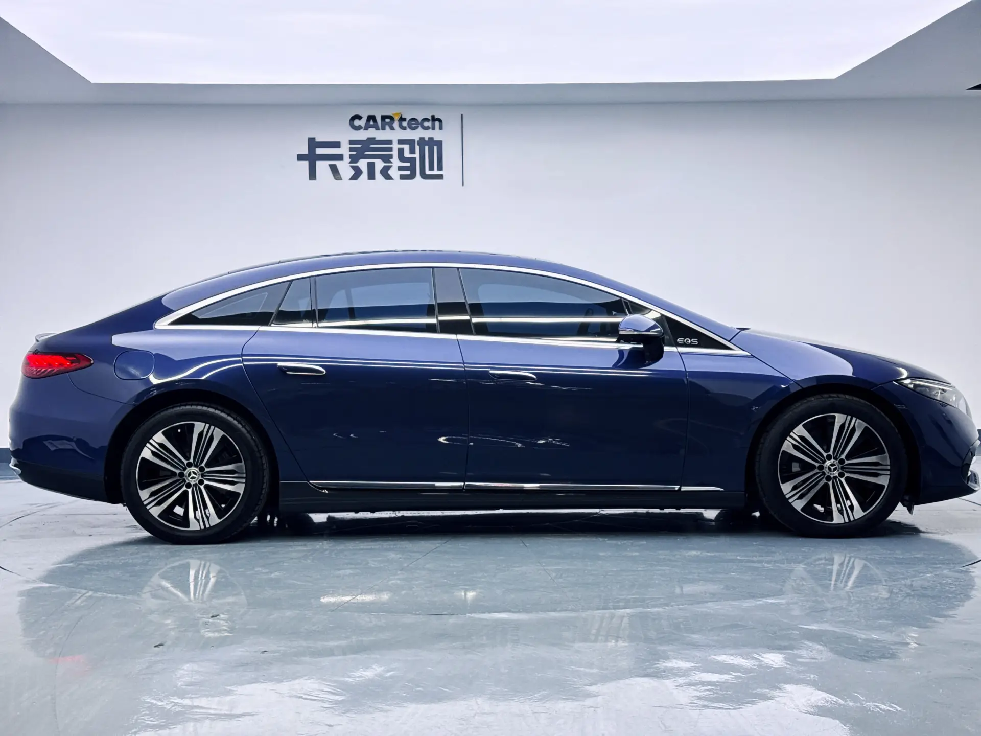 Mercedes-Benz EQS, 2024 4