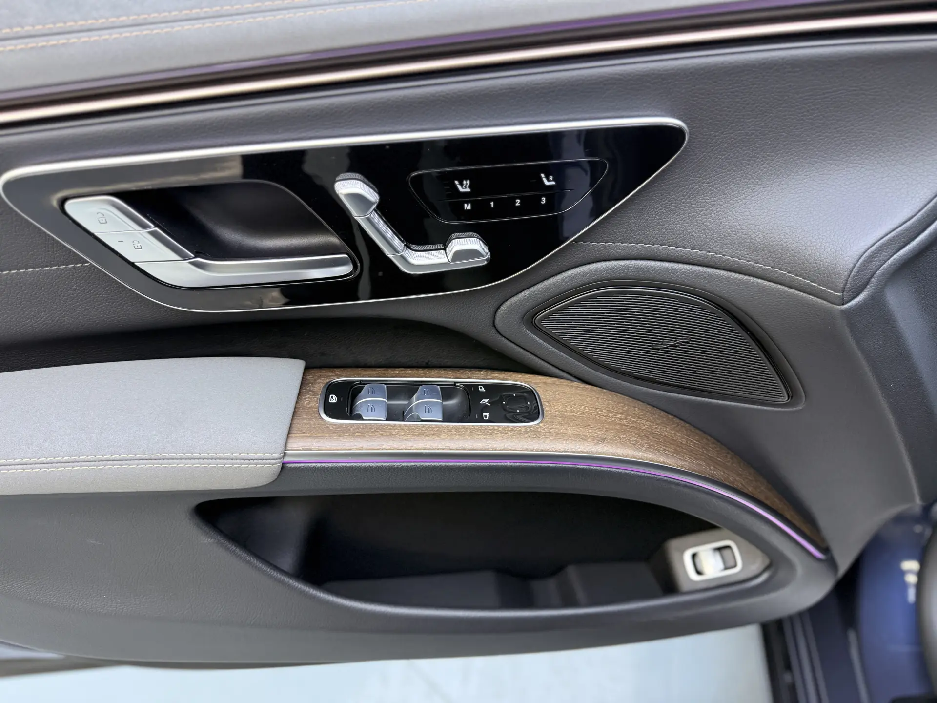 Mercedes-Benz EQS, 2024 26