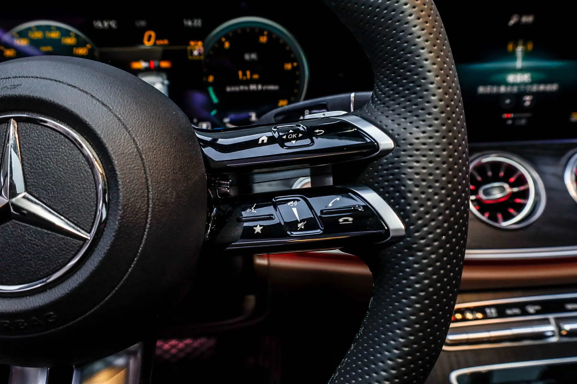 Mercedes-Benz E 260 L, 2023 26