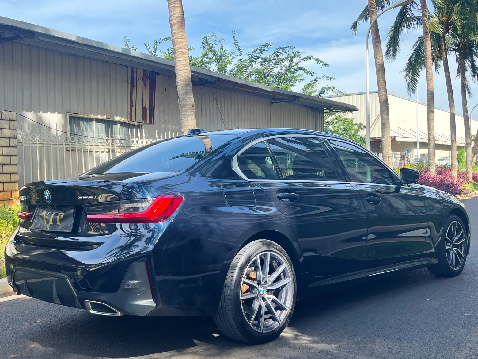 BMW 325Li, 2023 4
