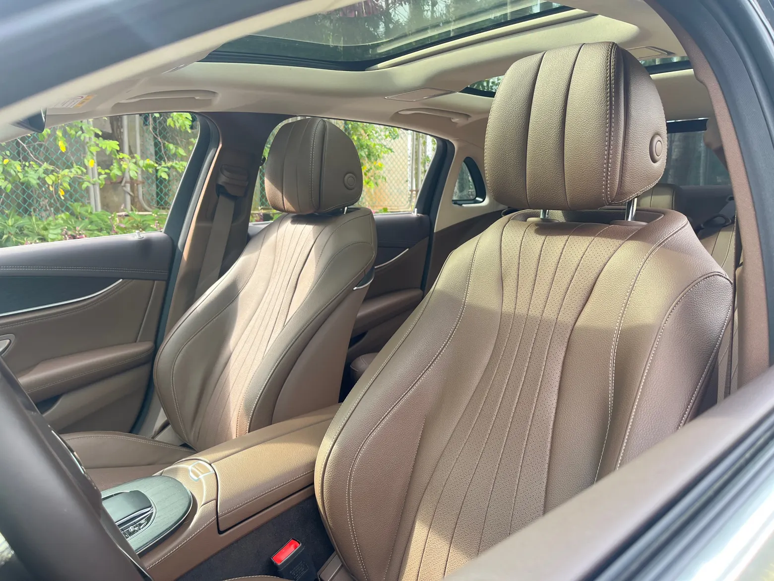 Mercedes-Benz E 300 L, 2023 18