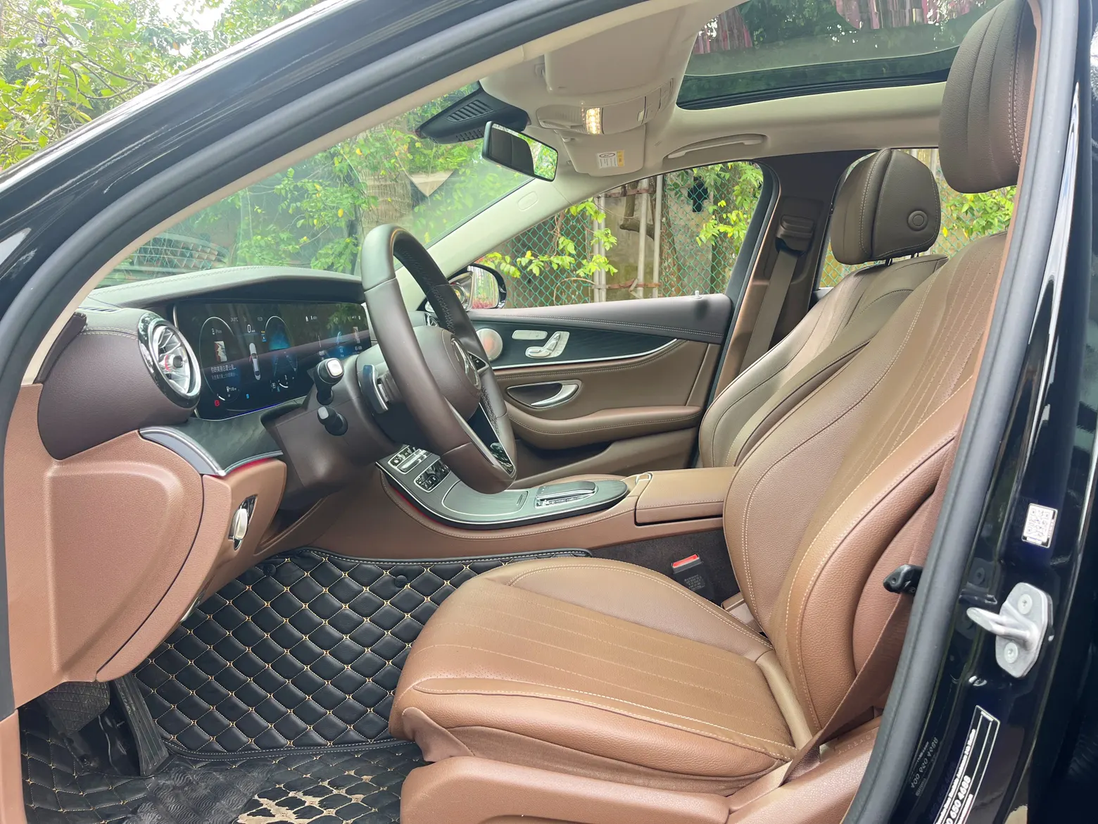 Mercedes-Benz E 300 L, 2023 11
