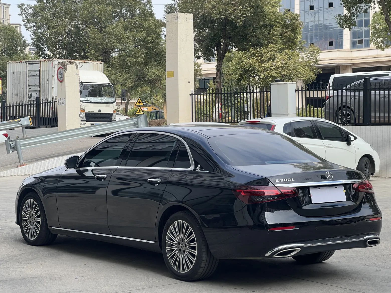 Mercedes-Benz E 300 L, 2023 10