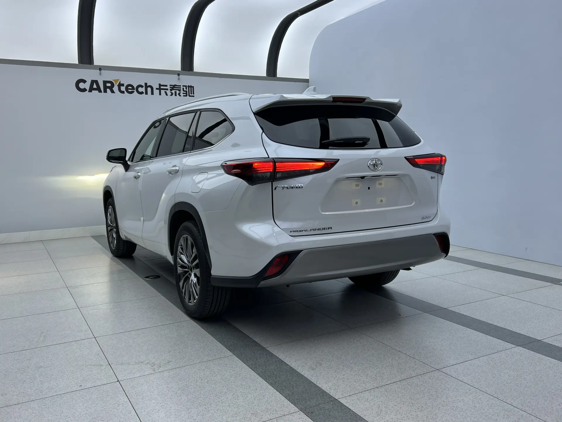 Toyota Highlander, 2026 все фото