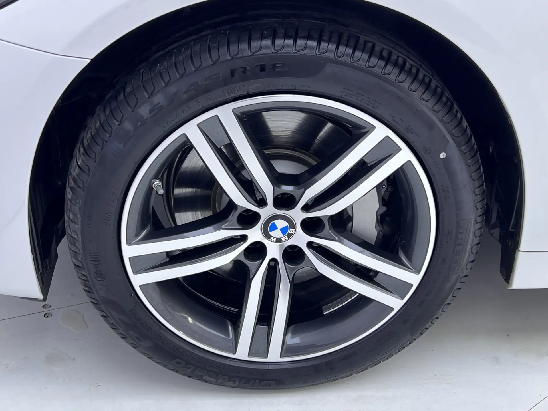 BMW 530Li, 2022 11