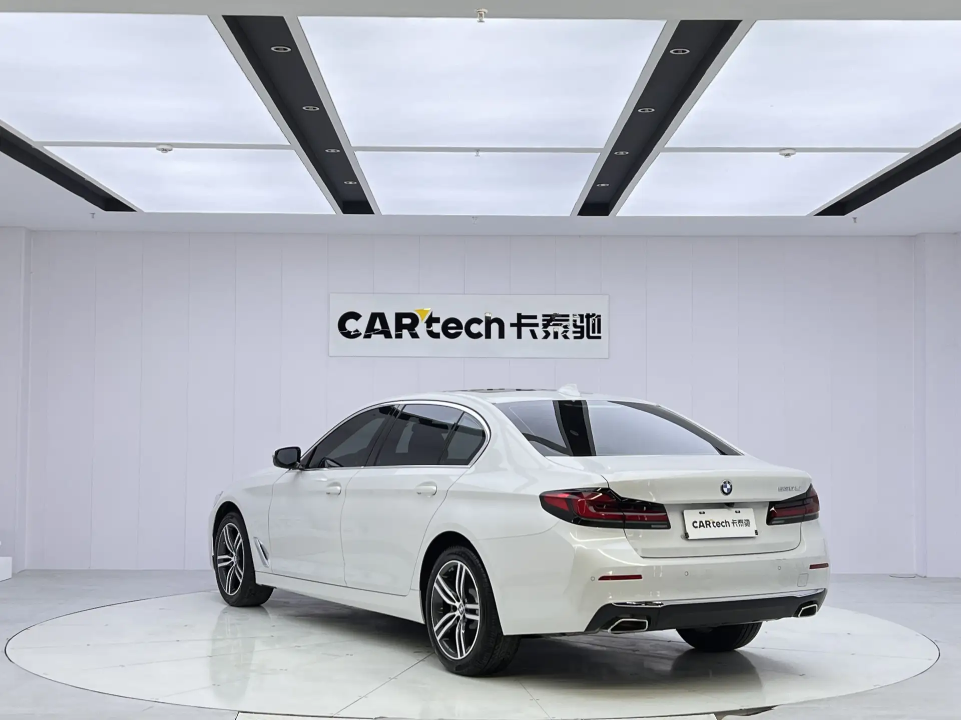 BMW 530Li, 2022 7