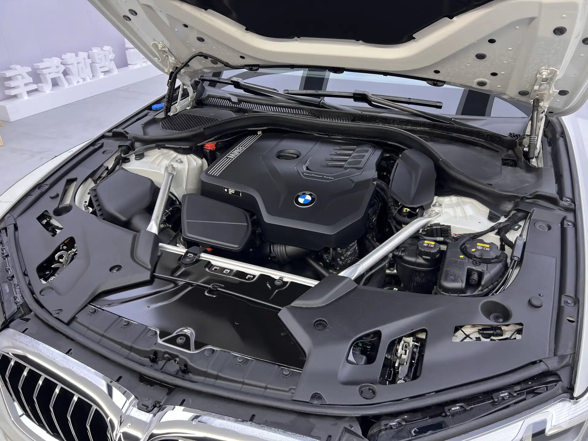 BMW 530Li, 2022 12