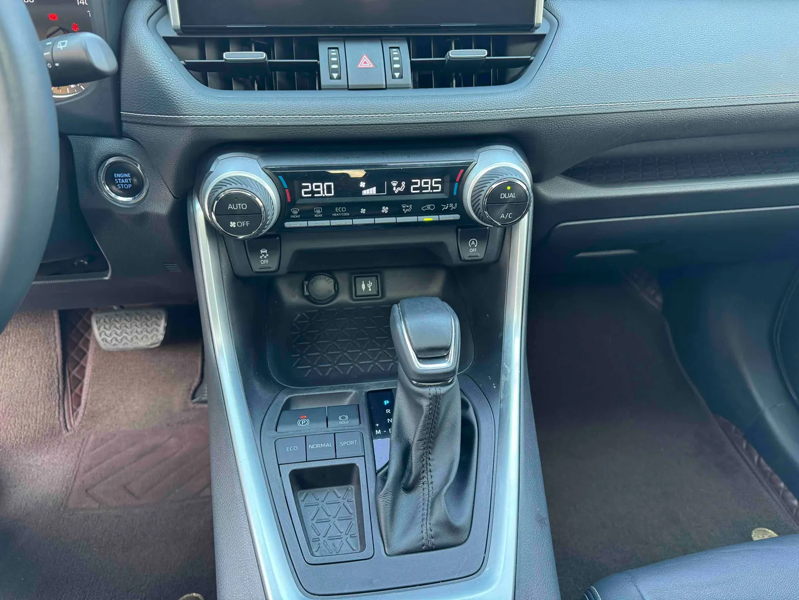 Toyota Wildlander, 2022 18