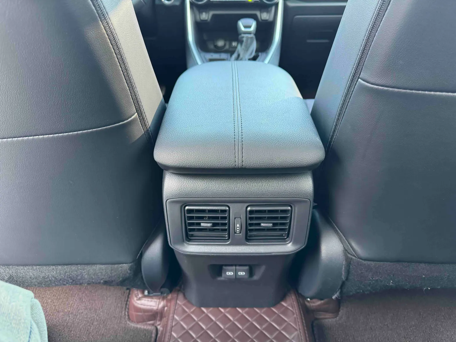 Toyota Wildlander, 2022 21