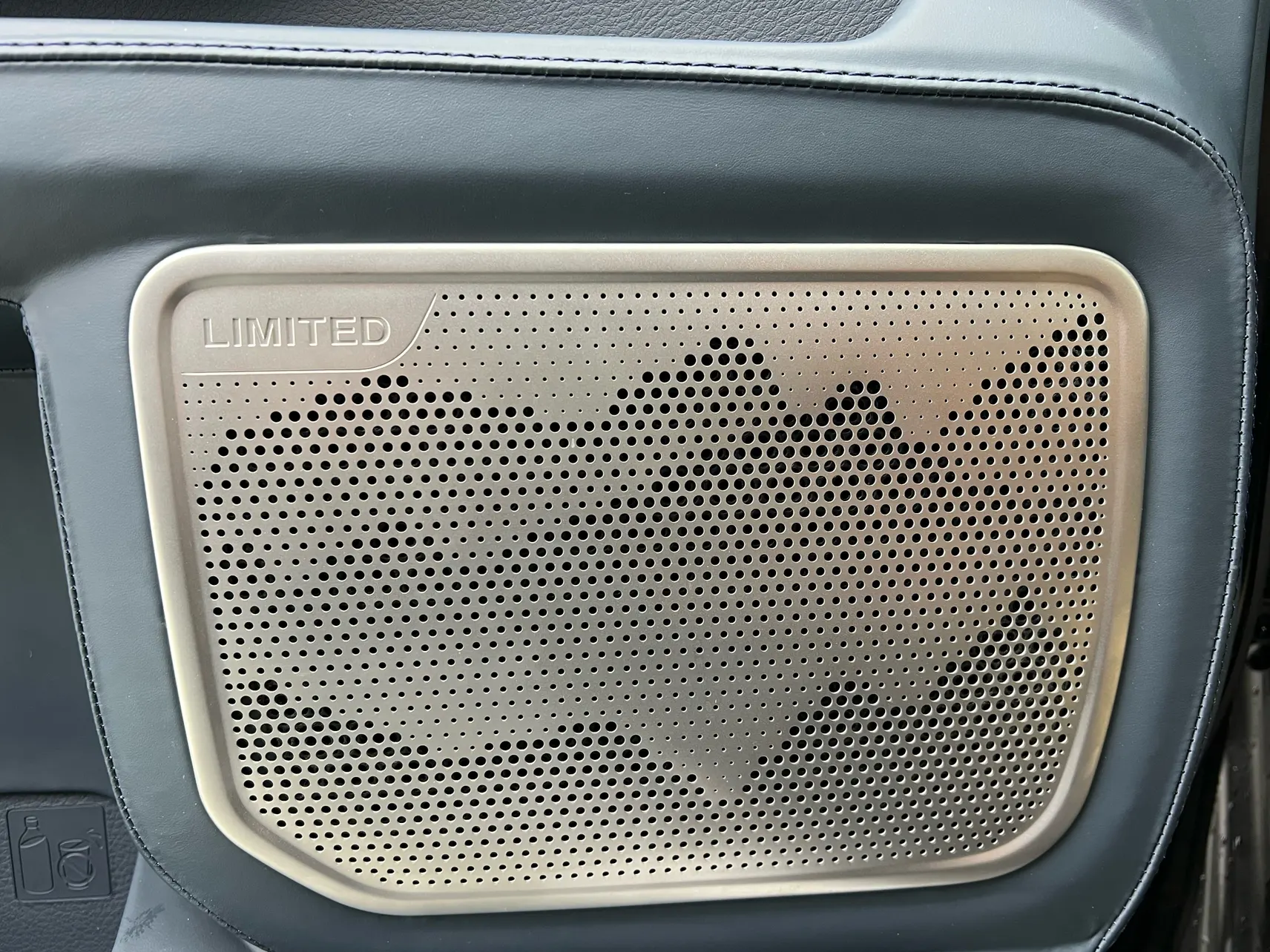 Toyota Granvia, 2024 28