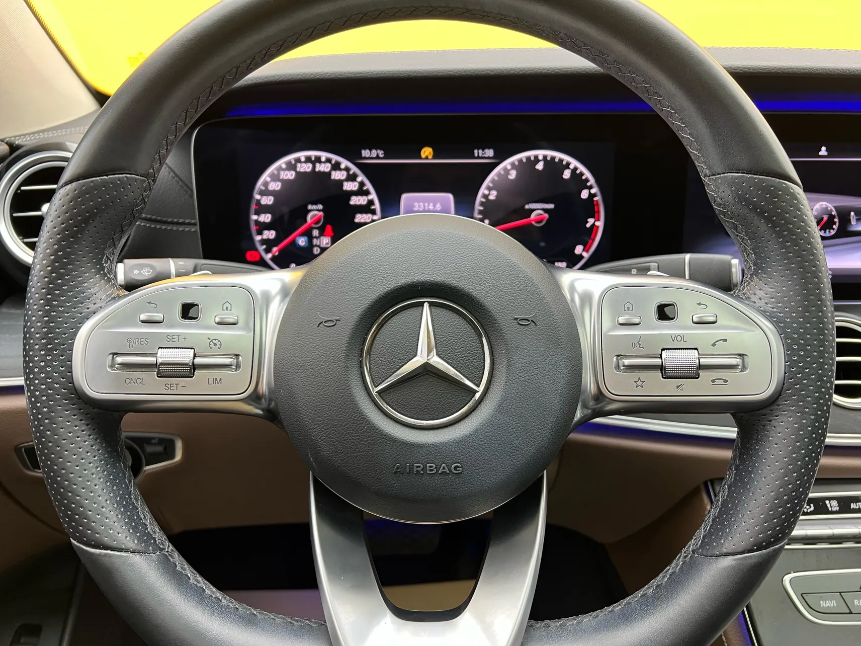 Mercedes-Benz E 300 L, 2019 16