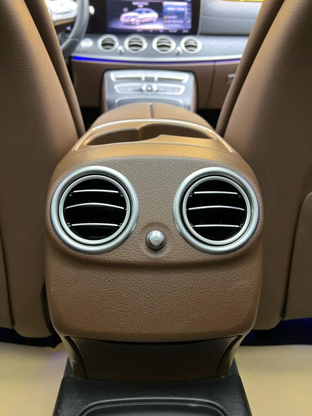 Mercedes-Benz E 300 L, 2019 36