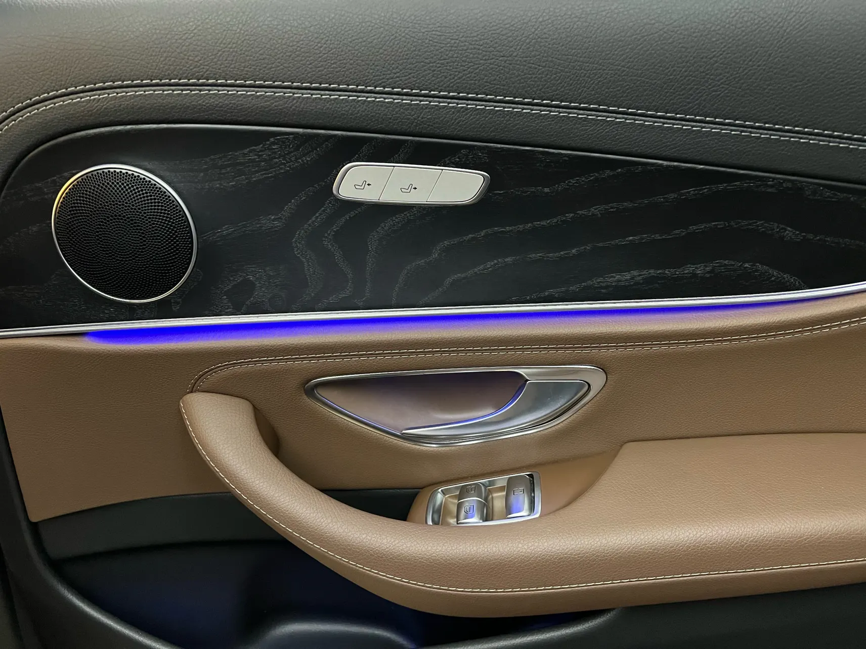 Mercedes-Benz E 300 L, 2019 33