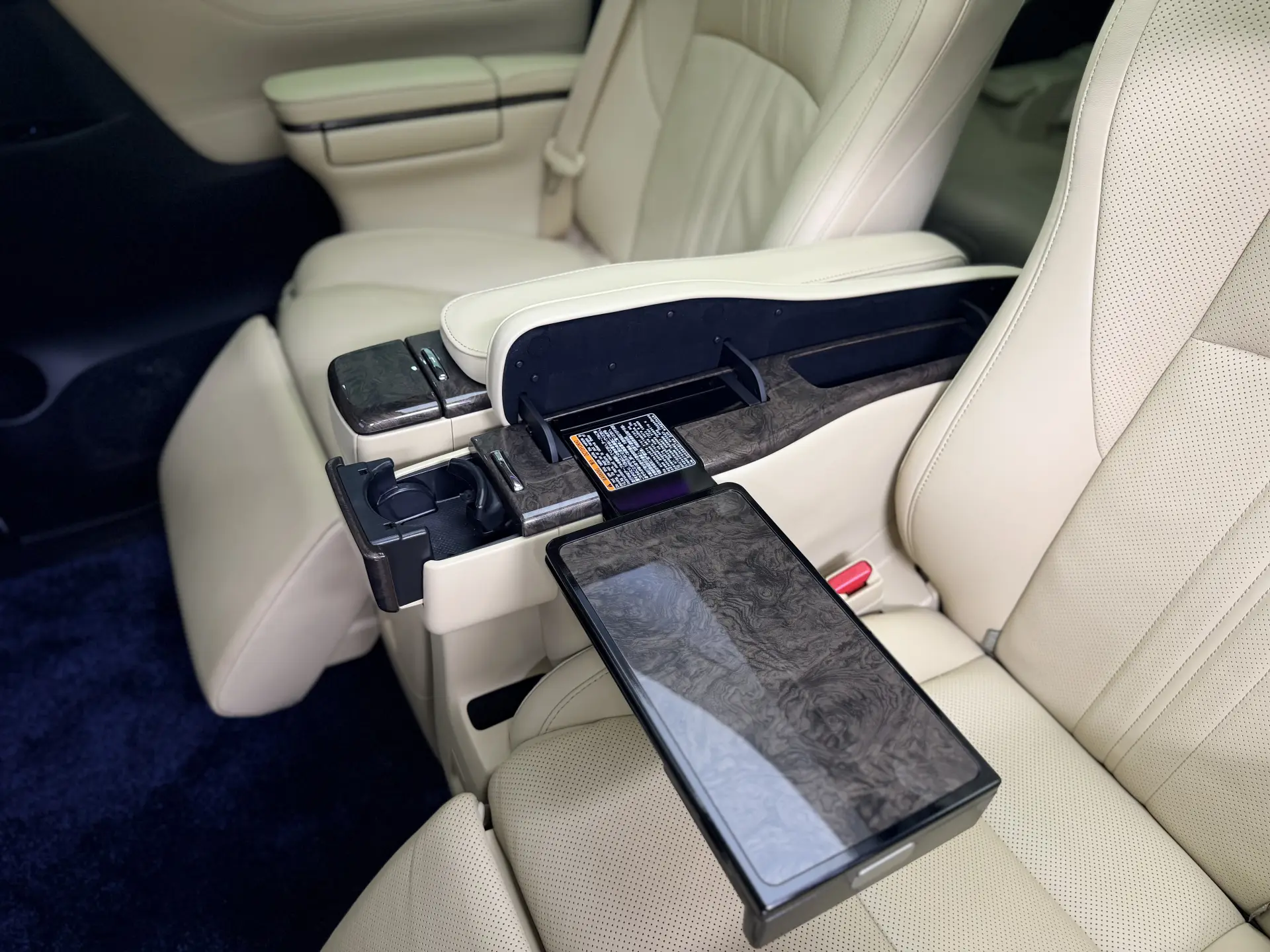 Toyota Alphard, 2022 23