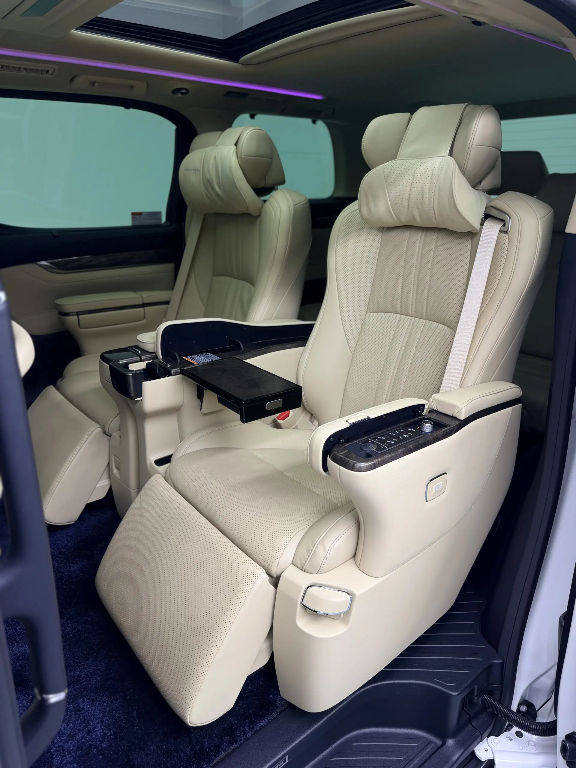 Toyota Alphard, 2022 20
