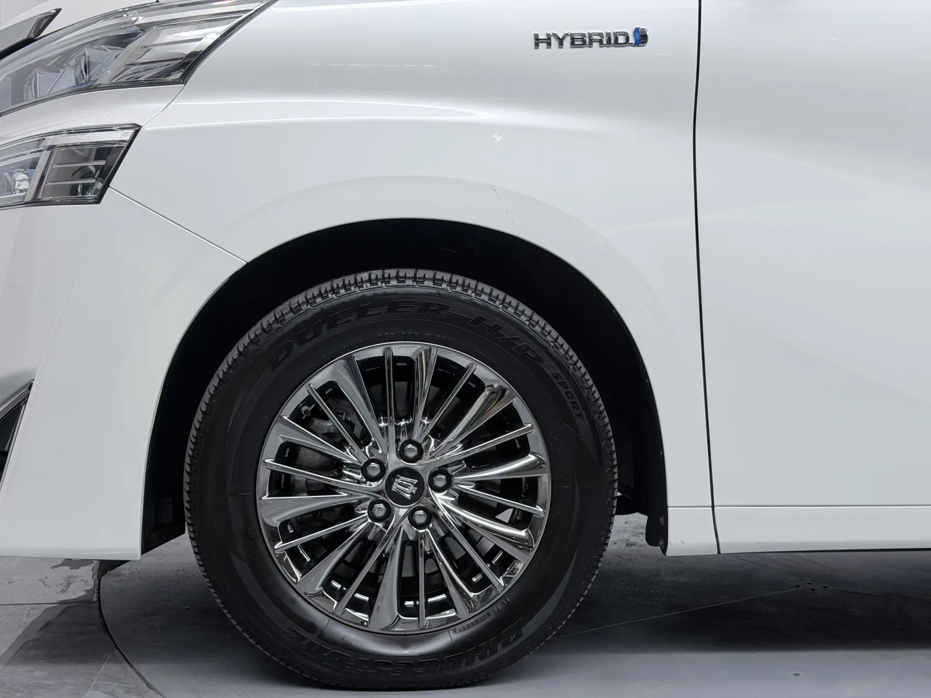 Toyota Alphard, 2022 13