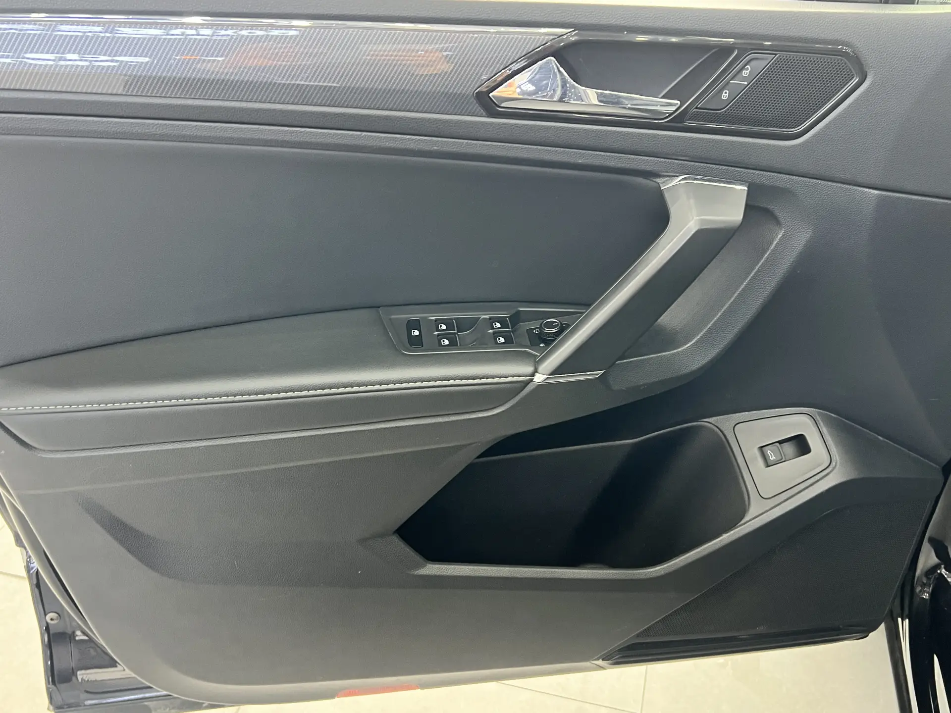 Volkswagen Tiguan L, 2021 14