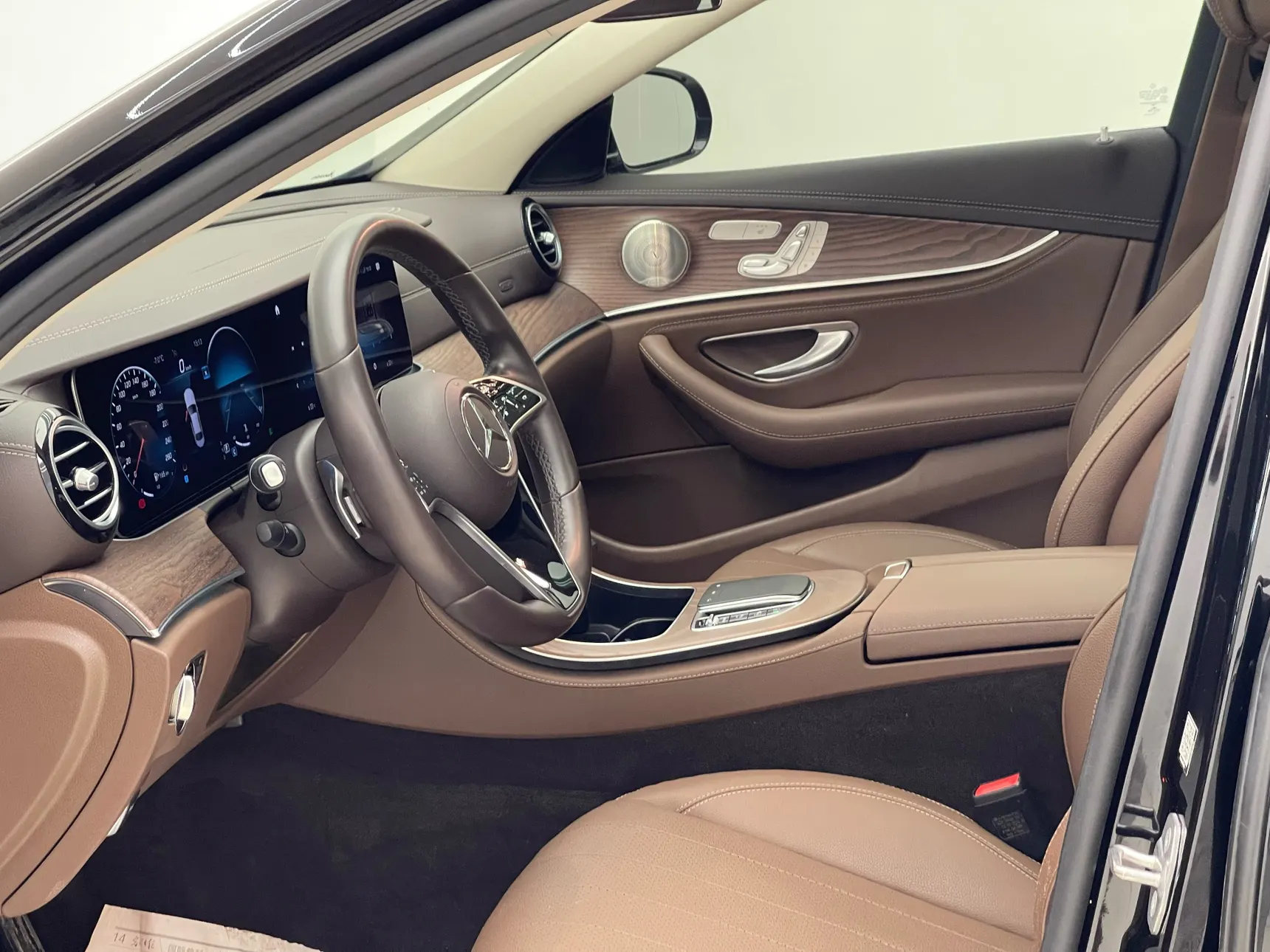 Mercedes-Benz E 300 L, 2022 16