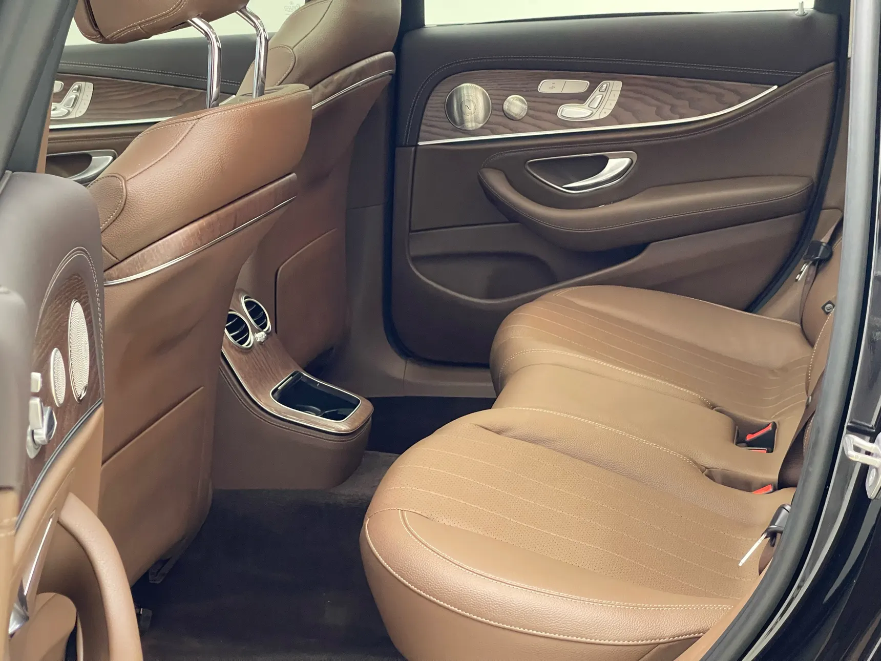 Mercedes-Benz E 300 L, 2022 17