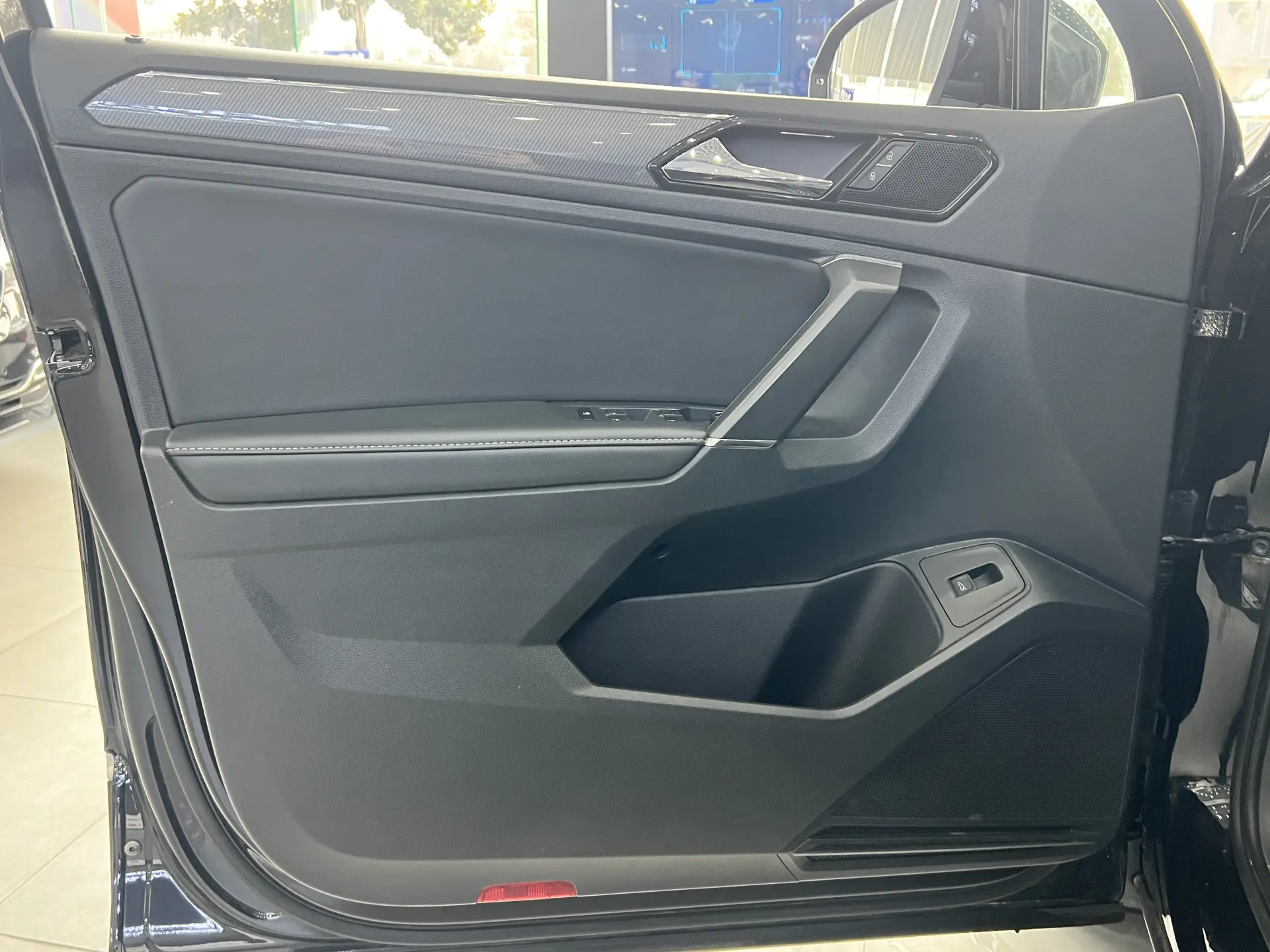 Volkswagen Tiguan L, 2021 12