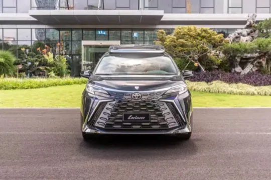Toyota Granvia, 2025 14