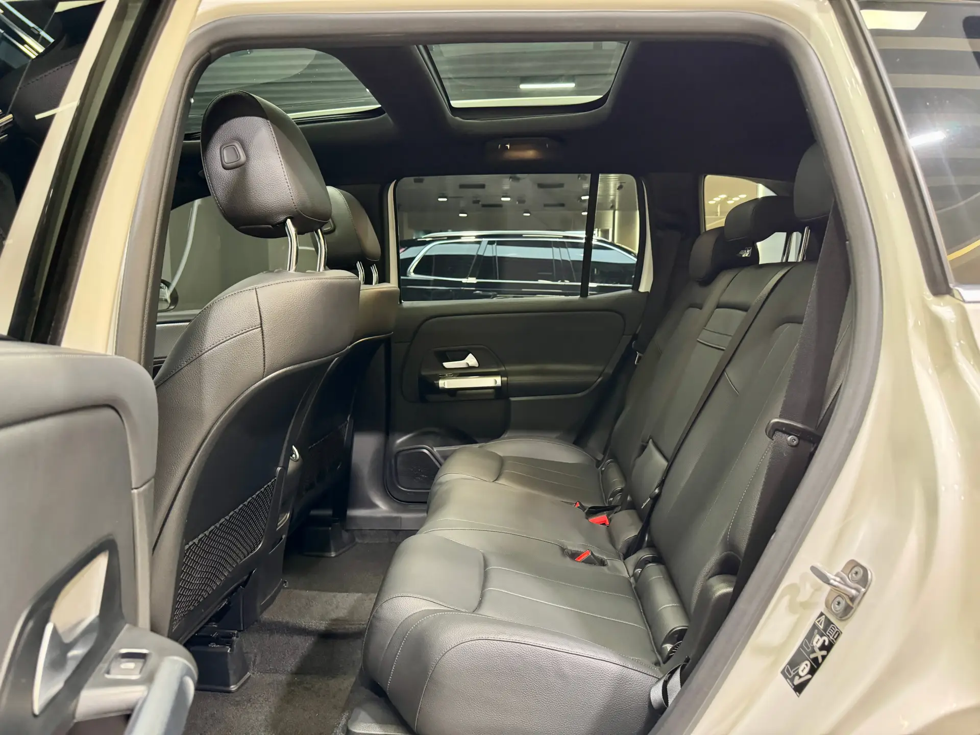 Mercedes-Benz GLB, 2025 25