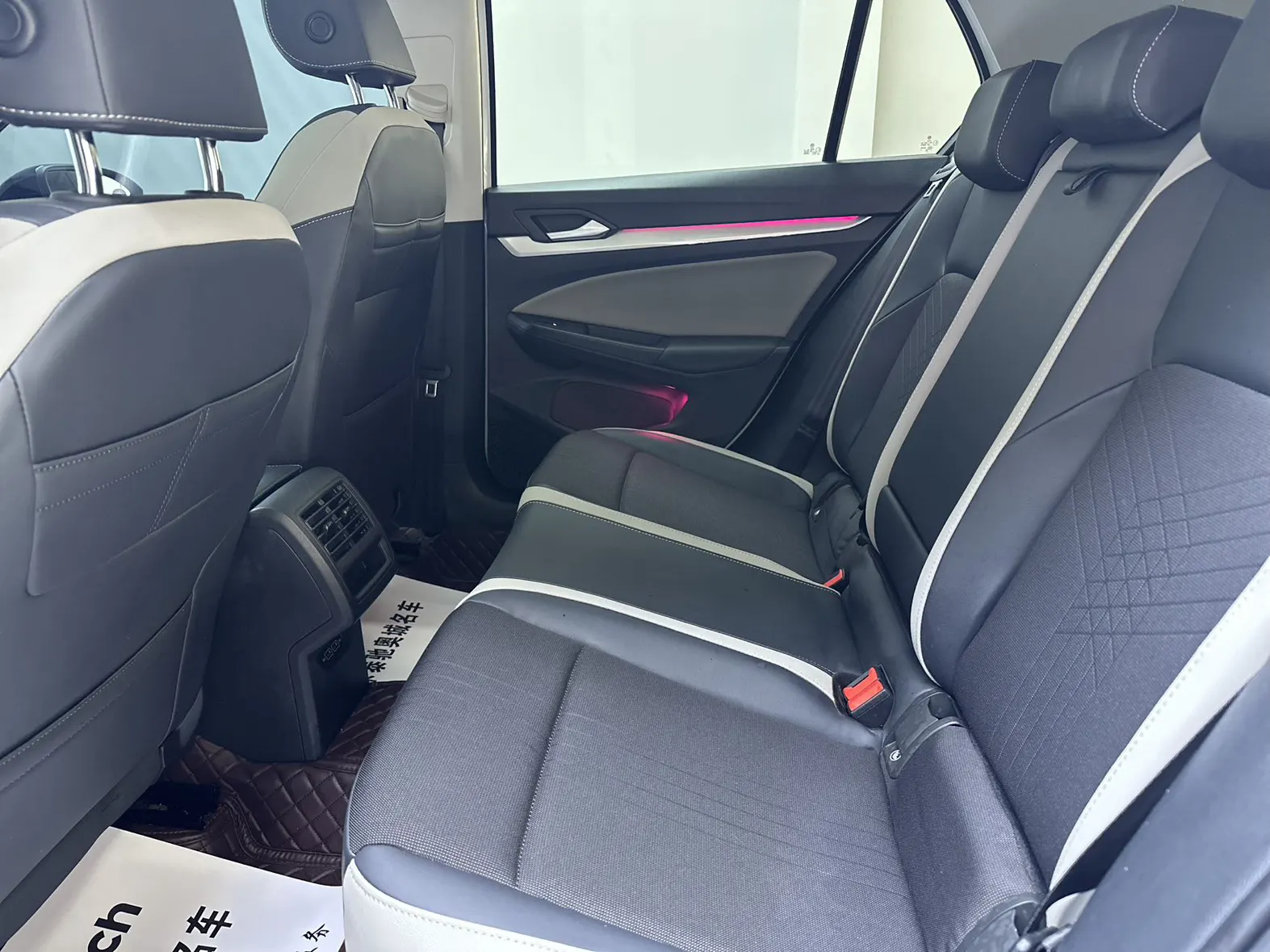 Volkswagen Golf, 2023 8