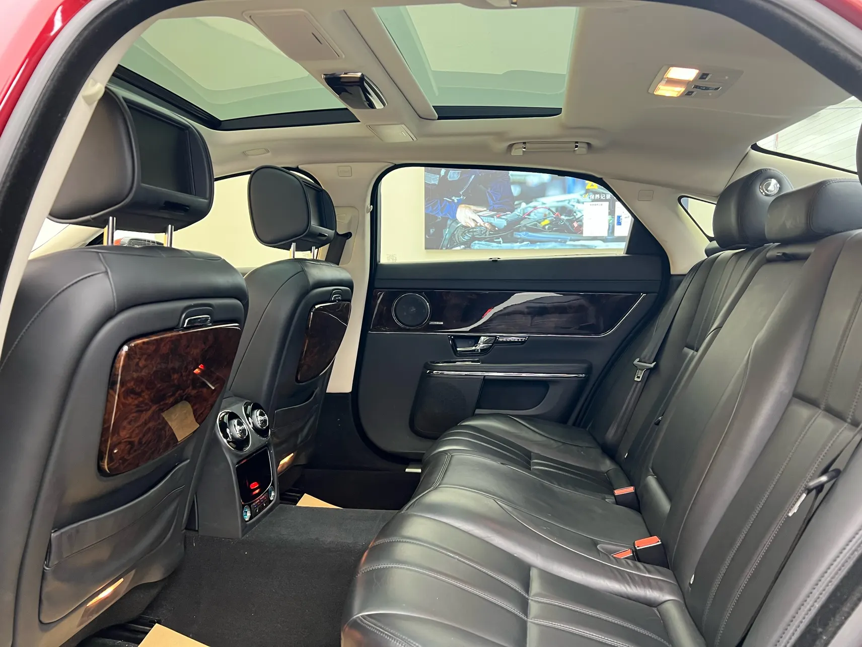Jaguar XJ, 2013 32