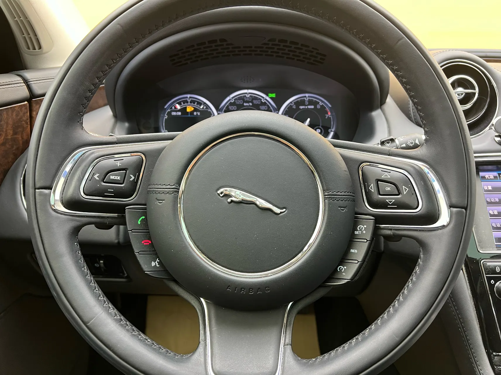 Jaguar XJ, 2013 16