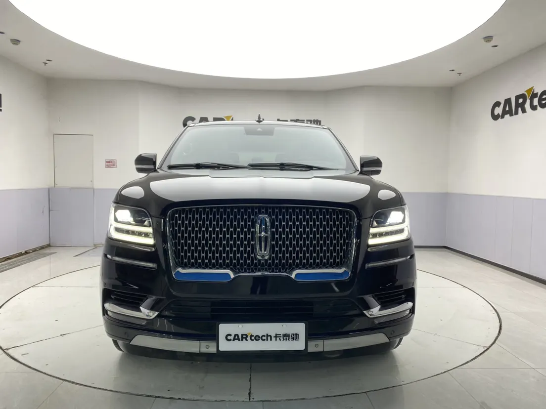 Lincoln Navigator, 2021 3