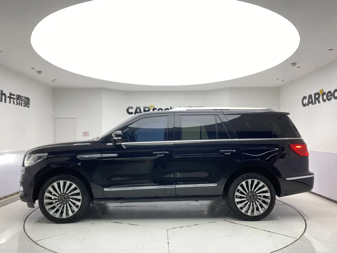 Lincoln Navigator, 2021 8