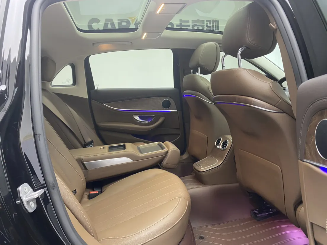 Mercedes-Benz E 300 L, 2023 23