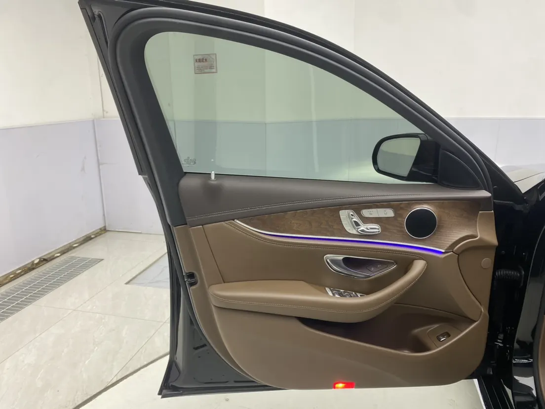 Mercedes-Benz E 300 L, 2023 17