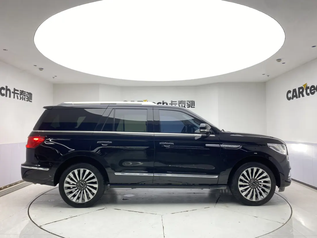 Lincoln Navigator, 2021 4
