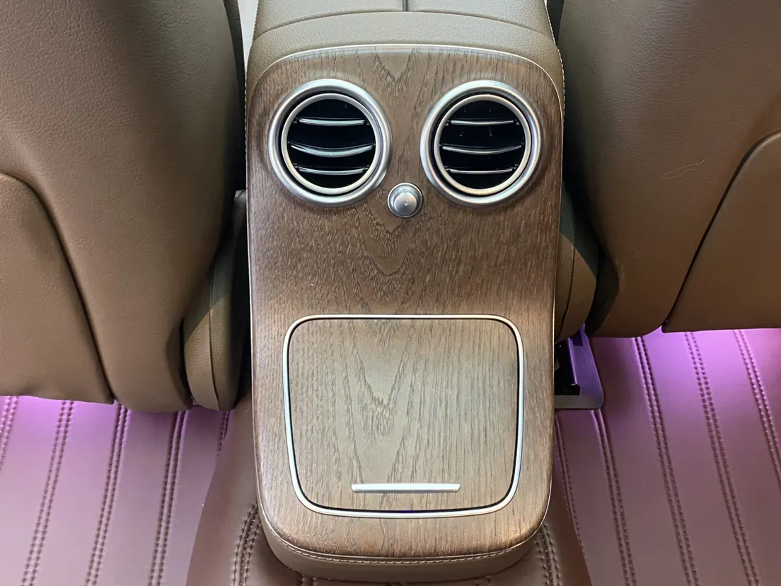 Mercedes-Benz E 300 L, 2023 27
