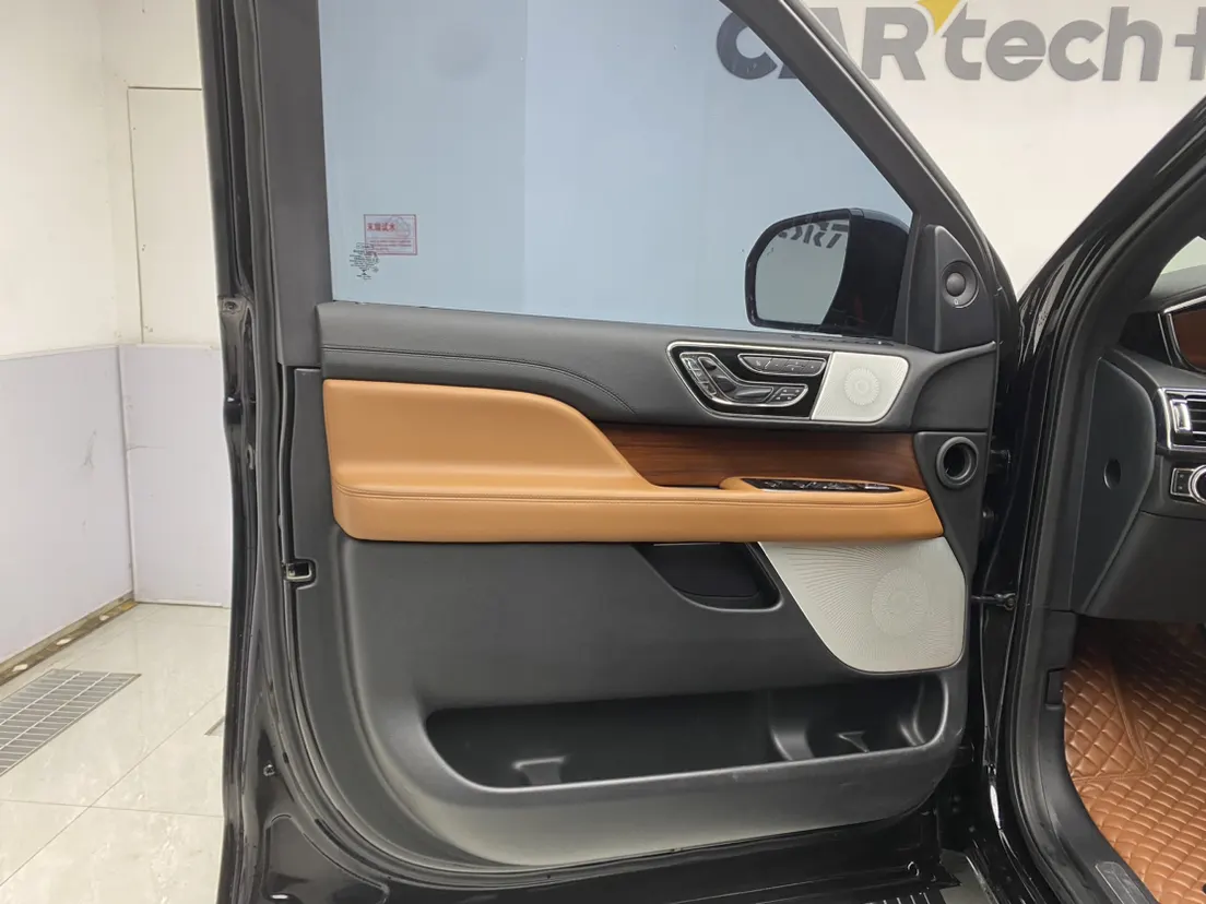 Lincoln Navigator, 2021 30
