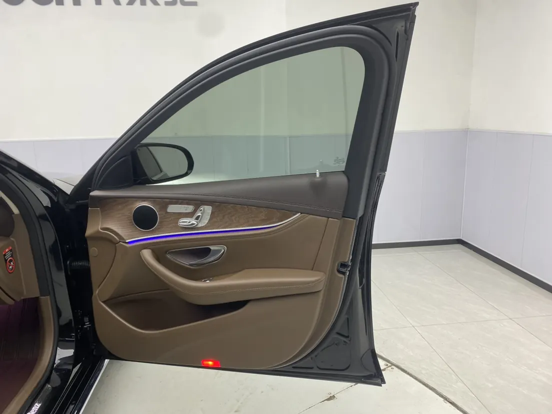 Mercedes-Benz E 300 L, 2023 25