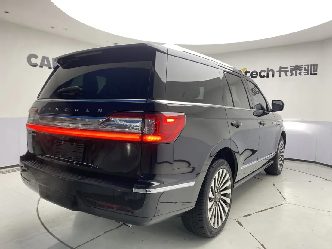 Lincoln Navigator, 2021 все фото